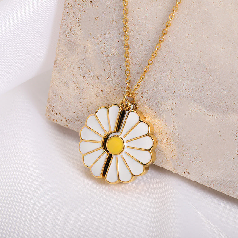 You Are My Sunshine Daisy Necklace
